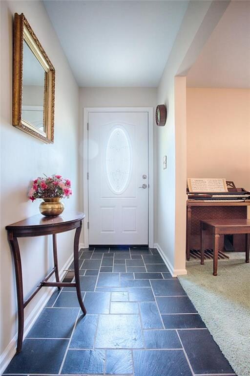 Entryway leading into home.
