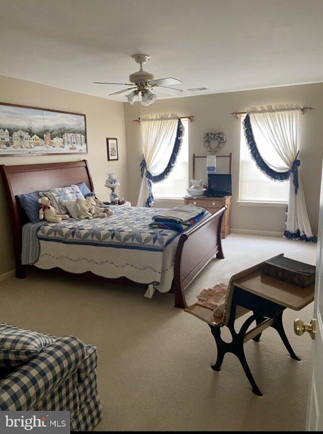 17274 Pickwick Dr, Purcellville, VA 20132 - photo 5