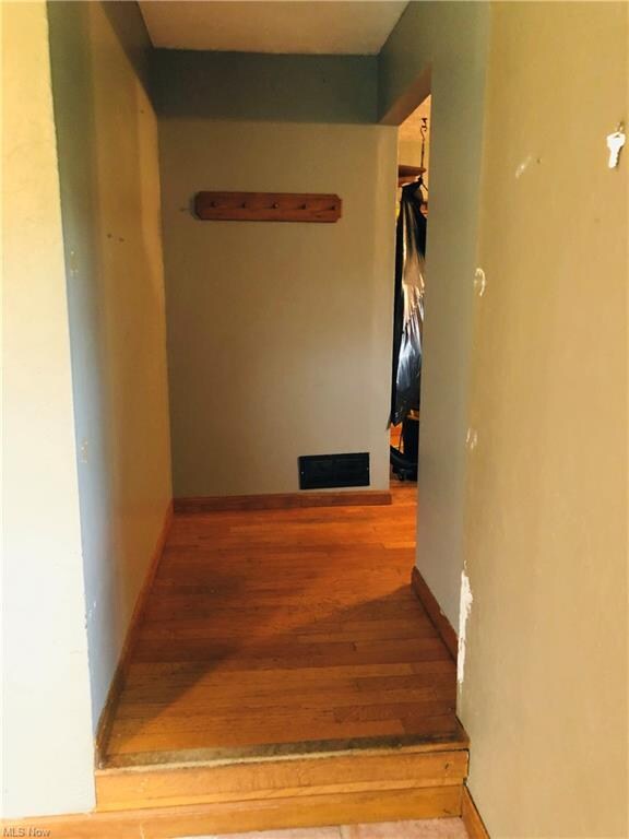 673 Rowelyn Ave, Sheffield Lake, OH 44054 - photo 7