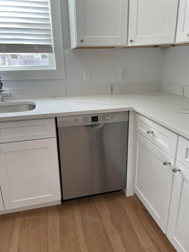 3 Verne Rd unit 1, Hampton, NH 03842 - photo 3