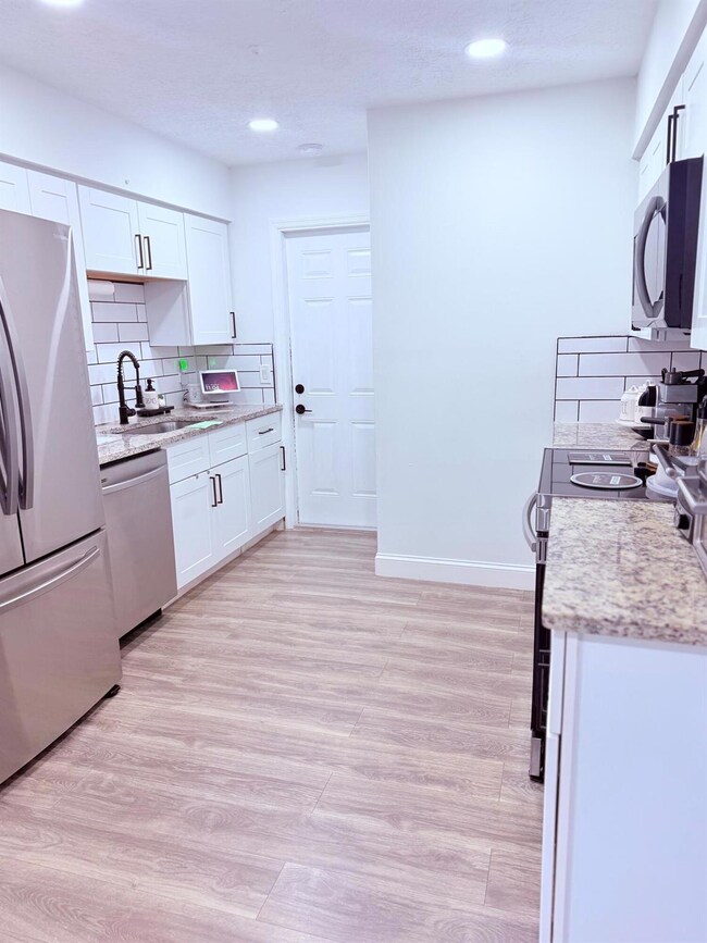 302 SW Whitmore Dr, Port Saint Lucie, FL 34984 - photo 6