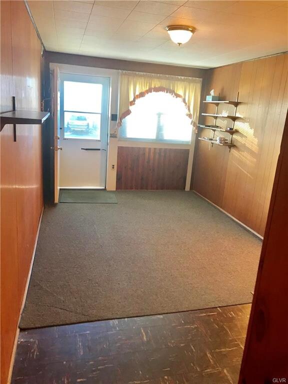 - View of front door entrance