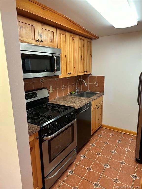 69 Damascus Rd unit B, Branford, CT 06405 - photo 3