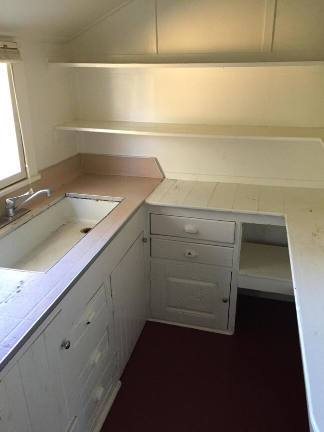 Cottage - Kitchen