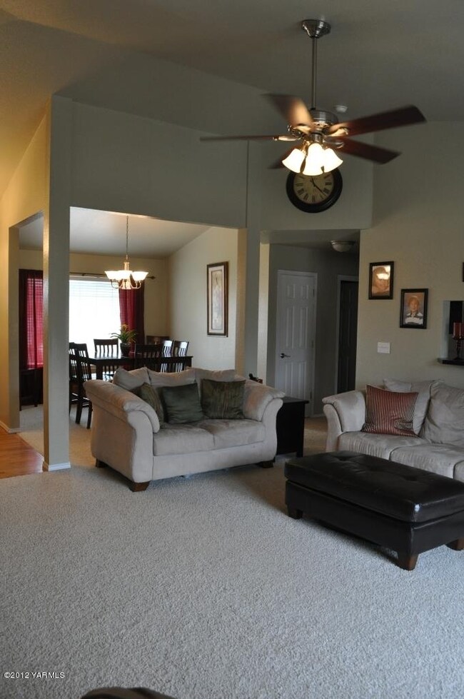 Vaulted Great Room