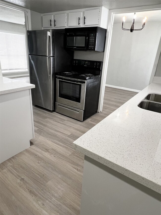 6200 W Tidwell Rd unit 1901, Houston, TX 77092 - photo 2