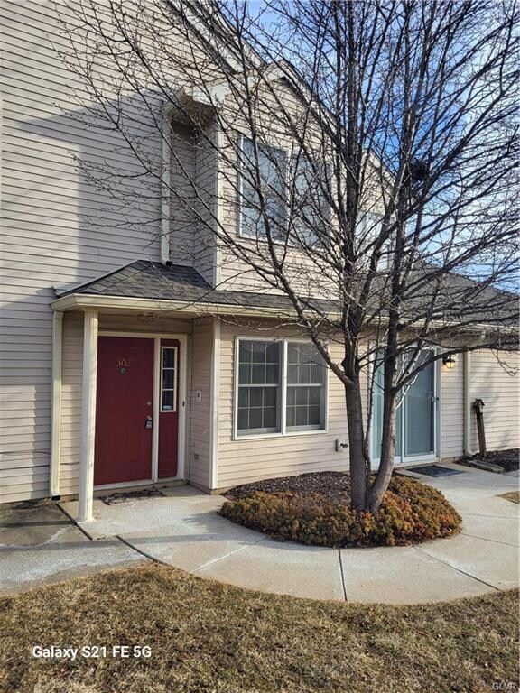 302 Windsor Place unit R302, Macungie, PA 18062 - photo 2