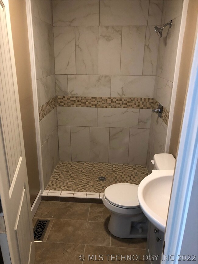 203 W Mckinley Ave, Sapulpa, OK 74066 - photo 5