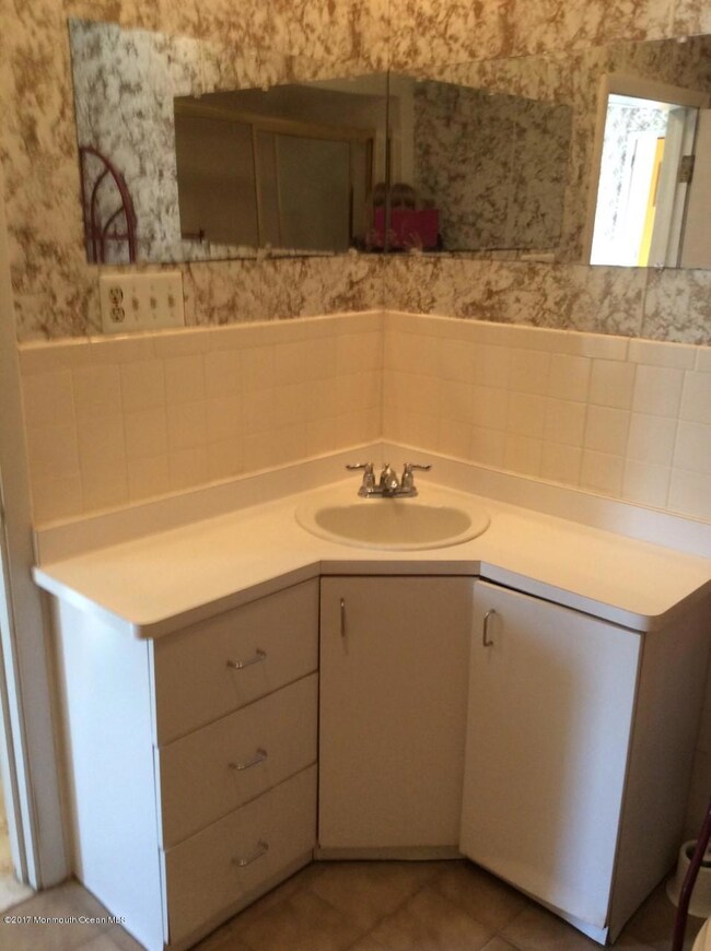 387 W Columbus Place, Long Branch, NJ 07740 - photo 5