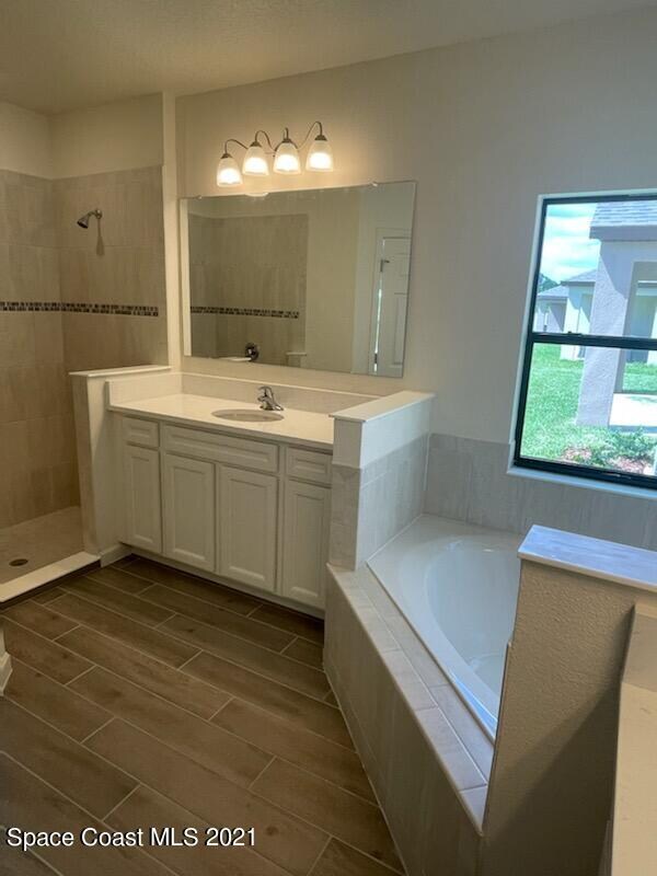 MASTER  BATH