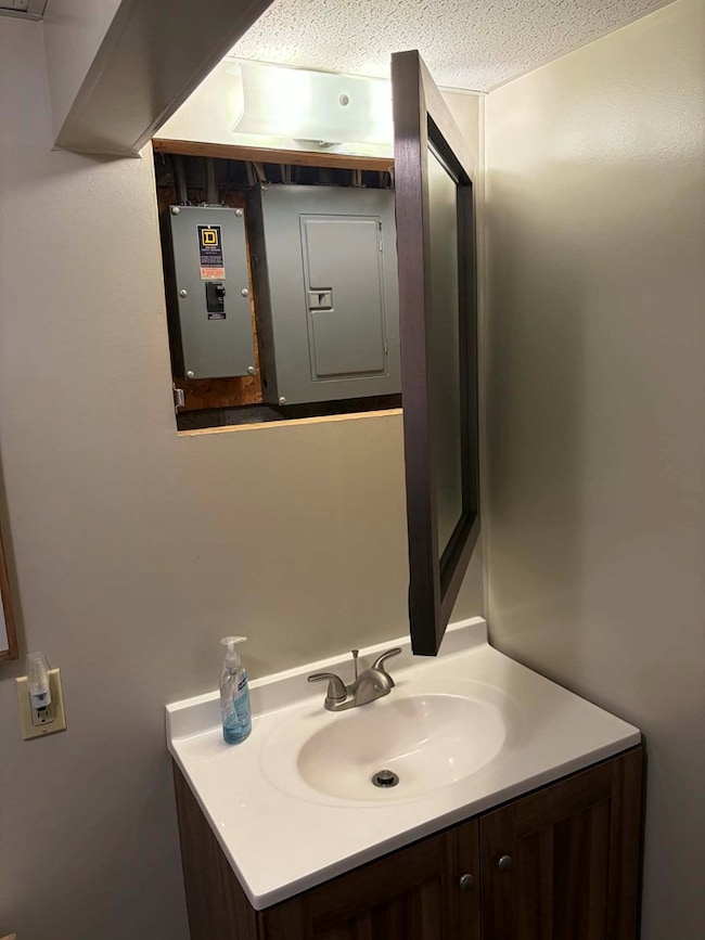 1947 Richwood Dr, Mansfield, OH 44904 - photo 4