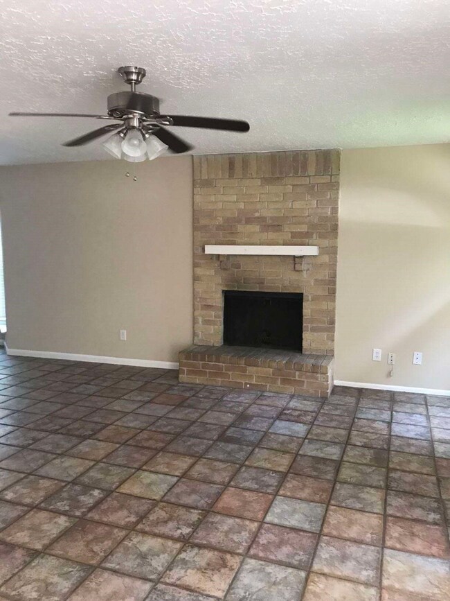 23238 Wintergate Dr, Spring, TX 77373 - photo 2