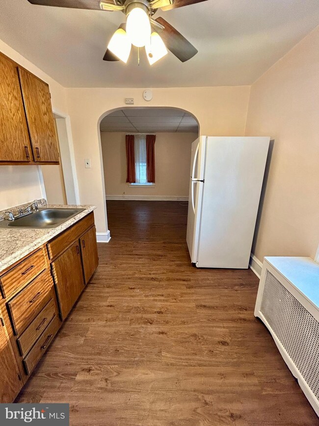 224 Clifton Ave unit 2, Darby, PA 19023 - photo 6