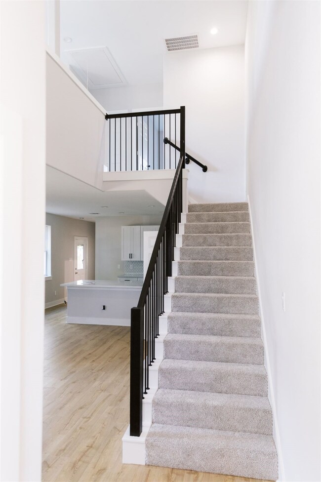 7940 Dyer St, Houston, TX 77088 - photo 3