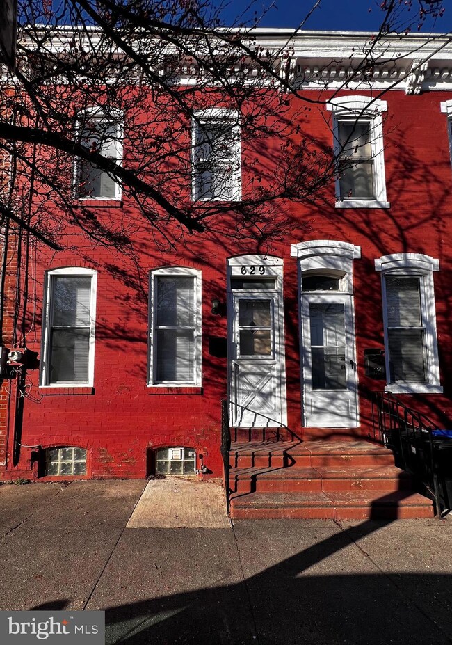 629 Royden St, Camden, NJ 08103 - photo 3