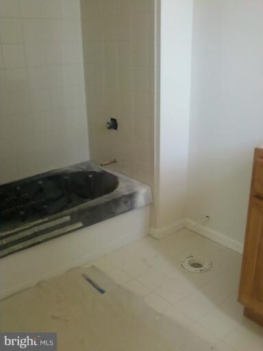 2529 Brookfield Ave, Baltimore, MD 21217 - photo 7