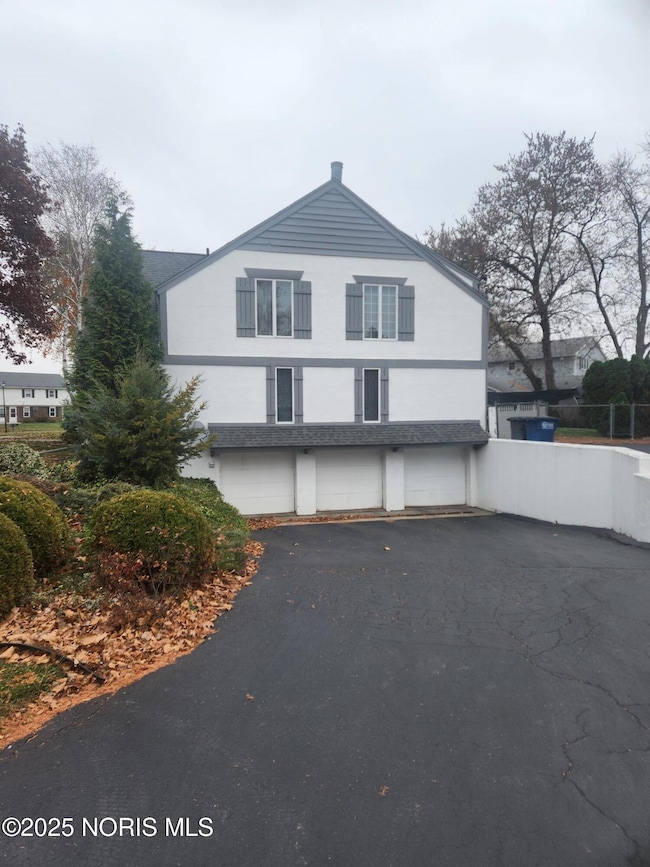 2317 Rockspring Rd unit 104, Toledo, OH 43614 - photo 2