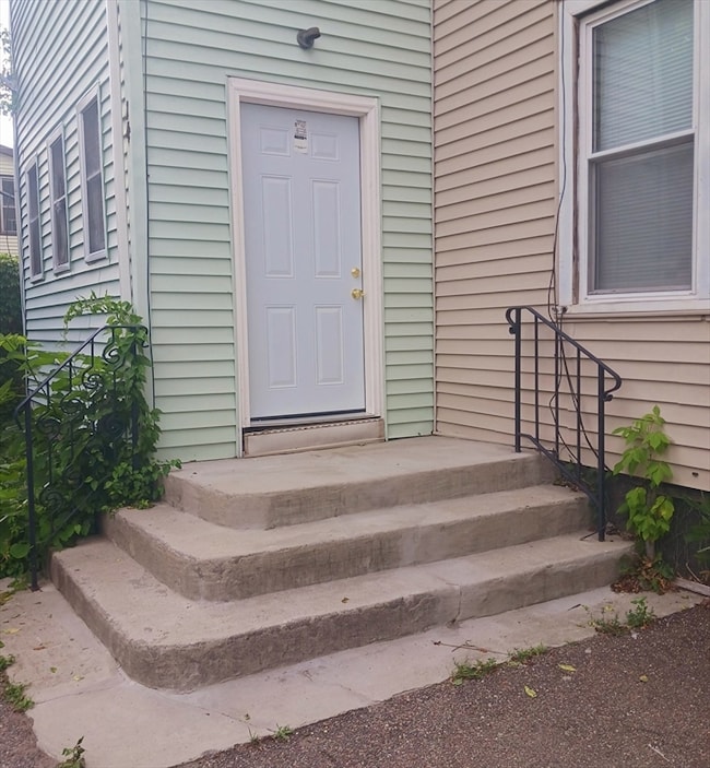 14 Douglas Ct, Worcester, MA 01603 - photo 2