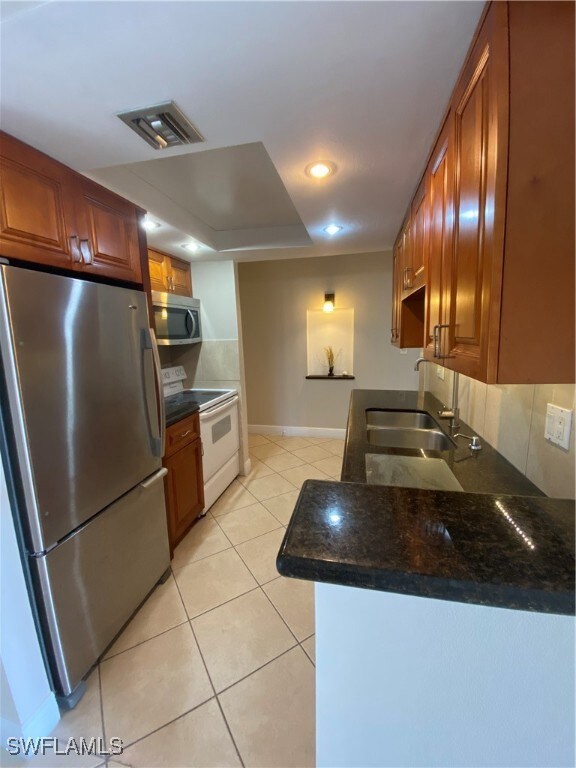 The Towers Condominiums unit 320, Fort Myers, FL 33901 - photo 7