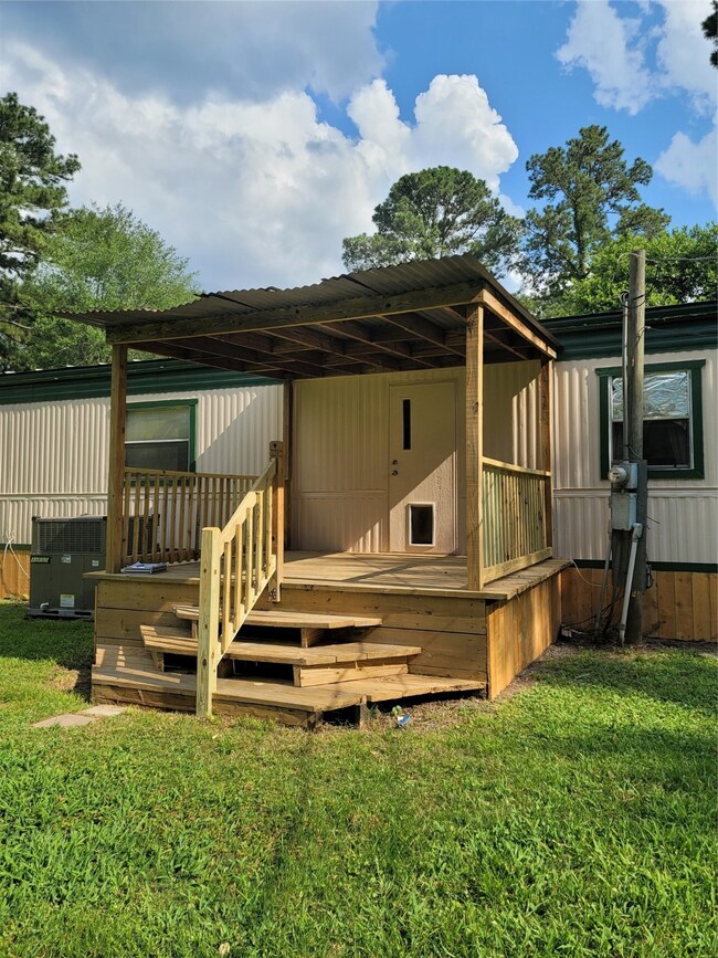 28307 Red Fox, Pinehurst, TX 77362 - photo 2