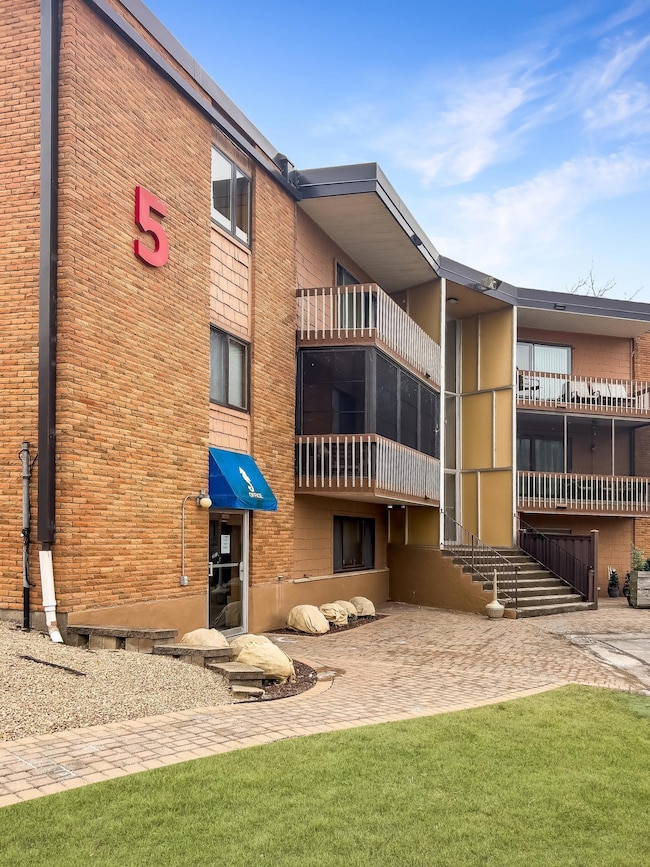 5440 Three Points Blvd