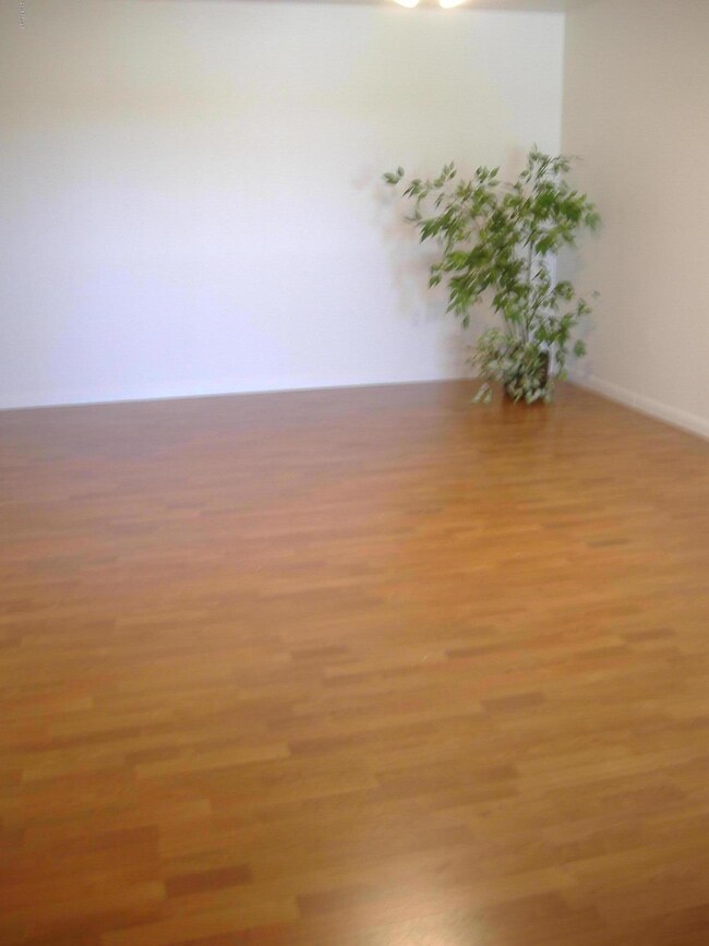 13215 N 108th Dr, Sun City, AZ 85351 - photo 2