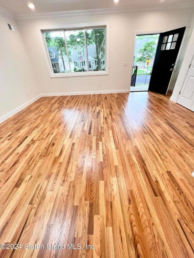 87 Coddington Ave unit 1, Staten Island, NY 10306 - photo 4