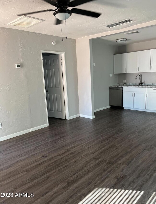 2519 E Willetta St, Phoenix, AZ 85008 - photo 5