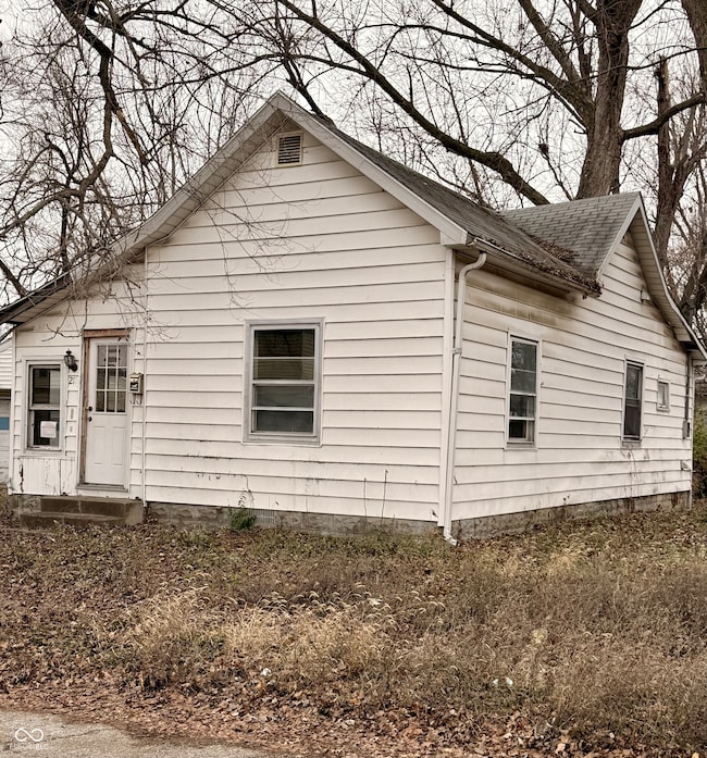 211 E Sherman St, Marion, IN 46952 - photo 2