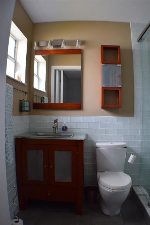 Modern master bathroom