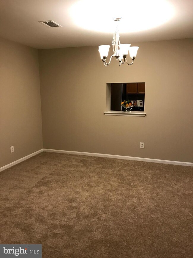 5827 Cove Landing Rd unit 102, Burke, VA 22015 - photo 4