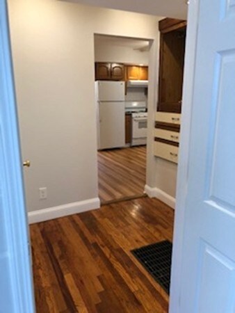 38 Faxon St unit 38, Newton, MA 02458 - photo 2