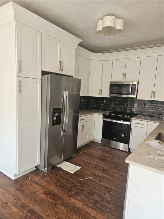 808 S 10th St, New Stanton, PA 15672 - photo 5