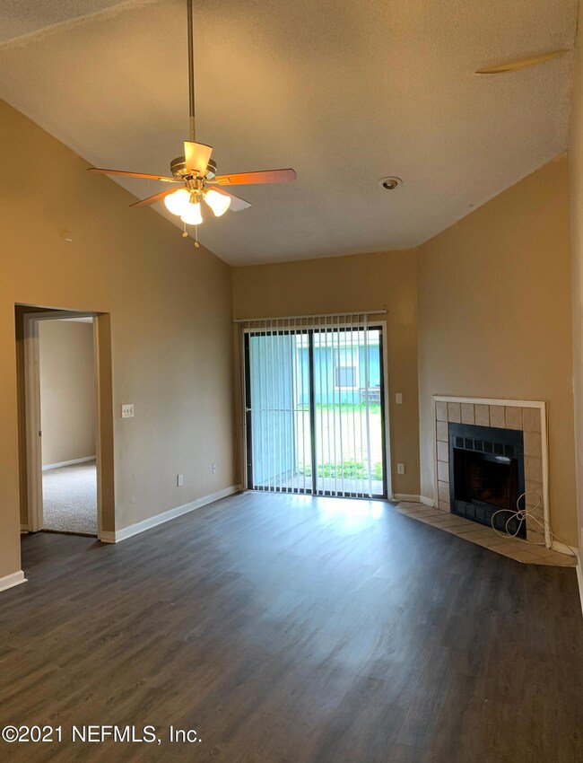 5132 Indian Lakes Ct unit 4, Jacksonville, FL 32210 - photo 5