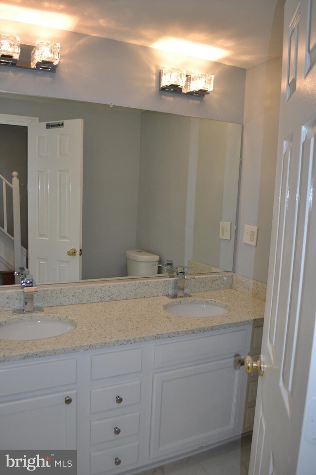 7714 Frederick Rd, Hyattsville, MD 20784 - photo 5