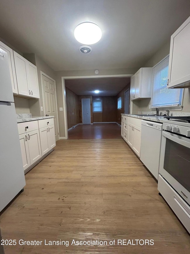 1523 Biltmore Blvd, Lansing, MI 48906 - photo 5