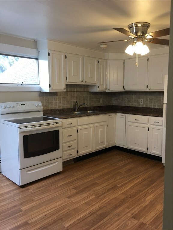 267 W Wrentham Rd, Cumberland, RI 02864 - photo 3