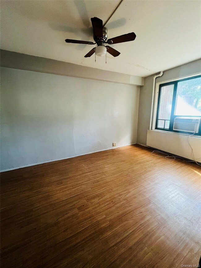 1504 Metropolitan Ave unit ME, Bronx, NY 10462 - photo 5