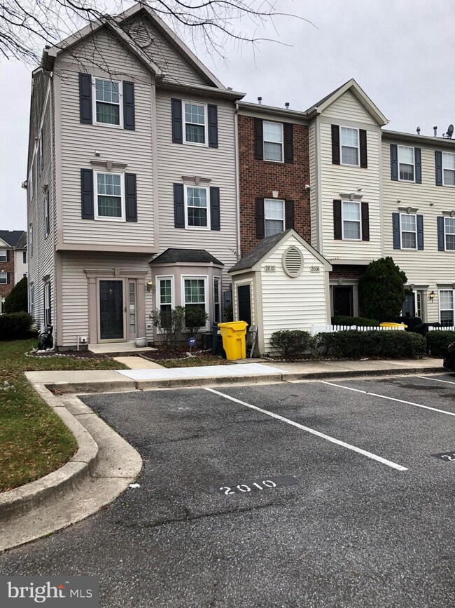 2010 Travis Point Ct, Odenton, MD 21113 - photo 3