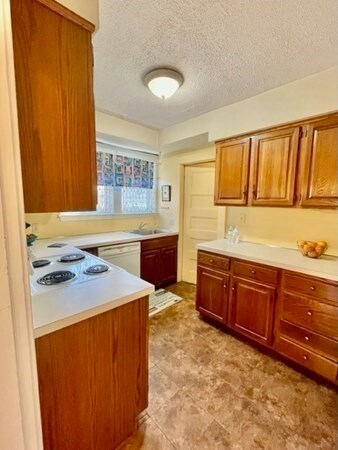 22 Mark Lee Rd unit 2, Needham Heights, MA 02494 - photo 3