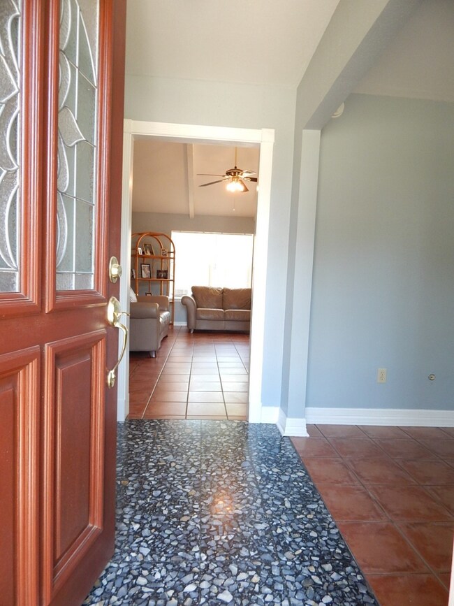 7114 Brook Stone Dr, Houston, TX 77040 - photo 5