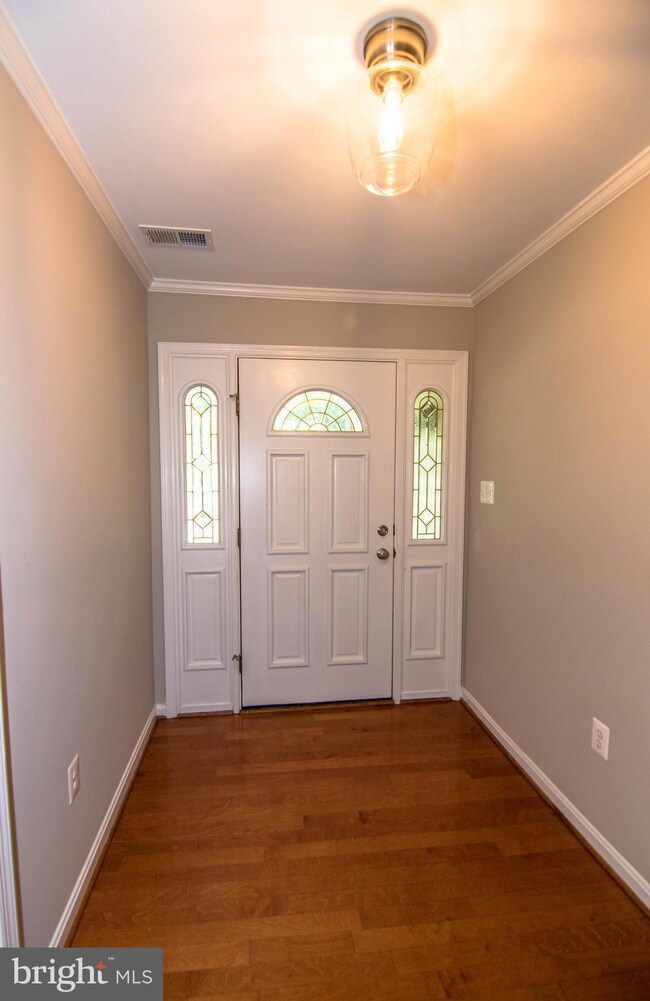 1504 Snughill Ct, Vienna, VA 22182 - photo 3