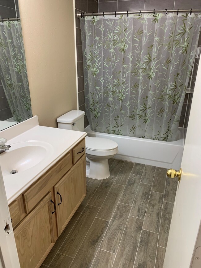 8307 Summertree Dr, Houston, TX 77040 - photo 6