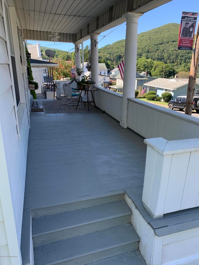 316 North St, Jim Thorpe, PA 18229 - photo 3