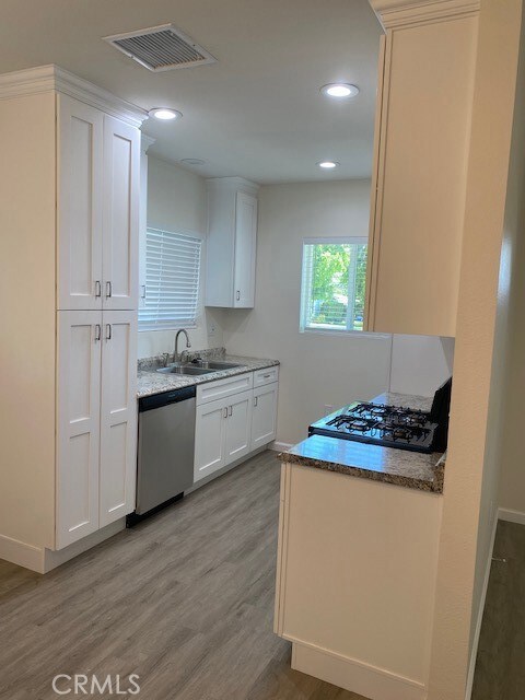 321 W 8th St, Upland, CA 91786 - photo 5