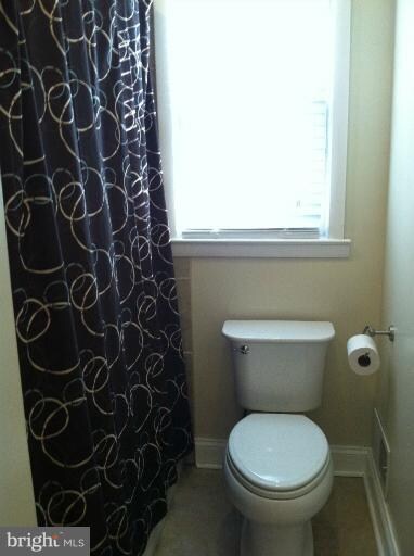 915 Circle Dr, Halethorpe, MD 21227 - photo 7