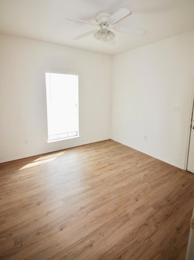 114 Collett Ct, Weatherford, TX 76088 - photo 2