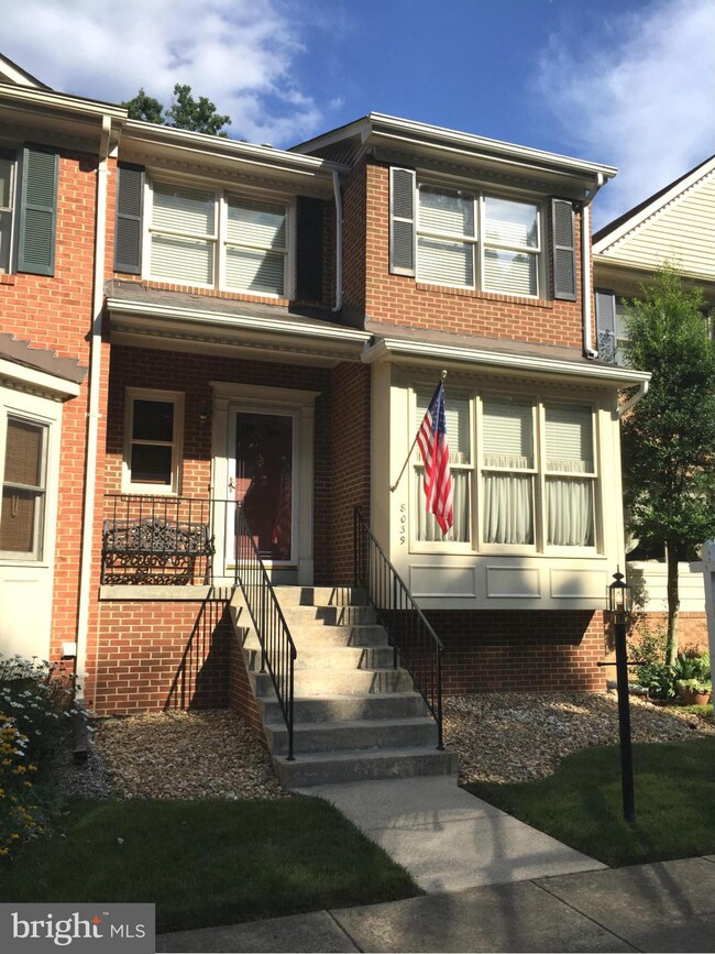 8039 Galla Knoll Cir, Springfield, VA 22153 - photo 2