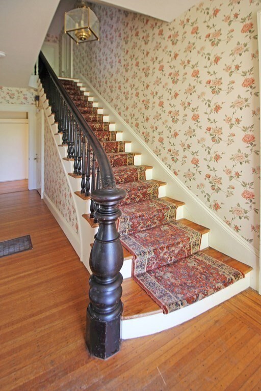 94 Lessey St, Amherst, MA 01002 - photo 3