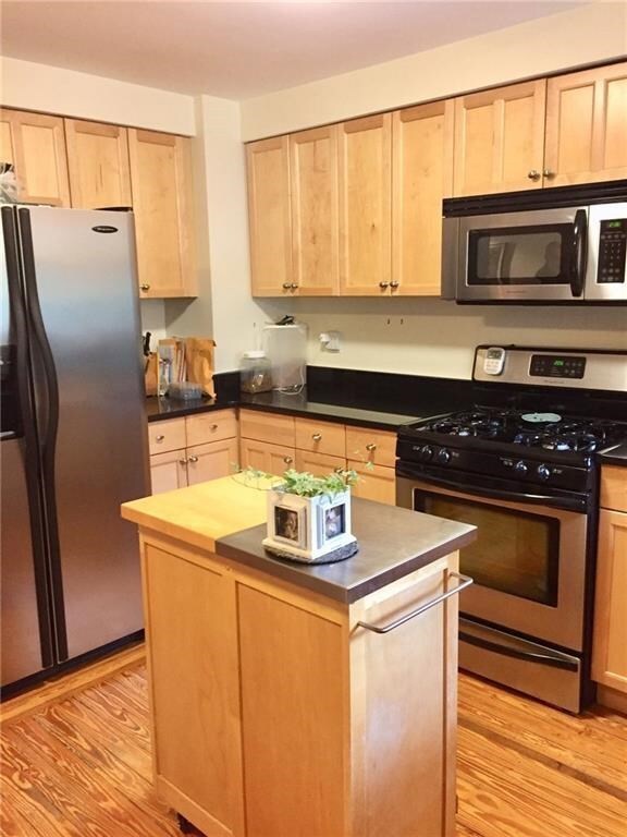 97 Evergreen St unit 5, Providence, RI 02906 - photo 4